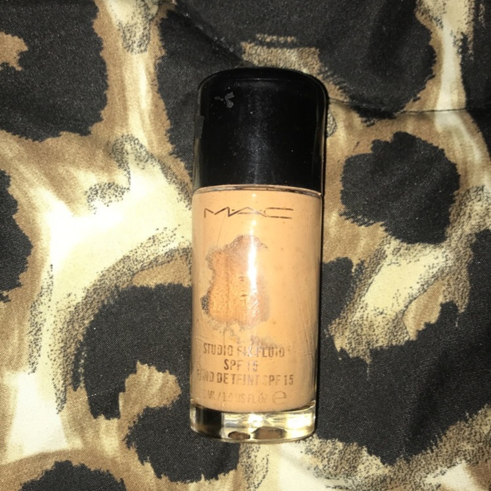 MAC Studio Fix foundation